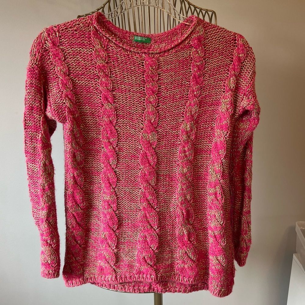 Womens united colors of Benetton sweater. measurements in photos.